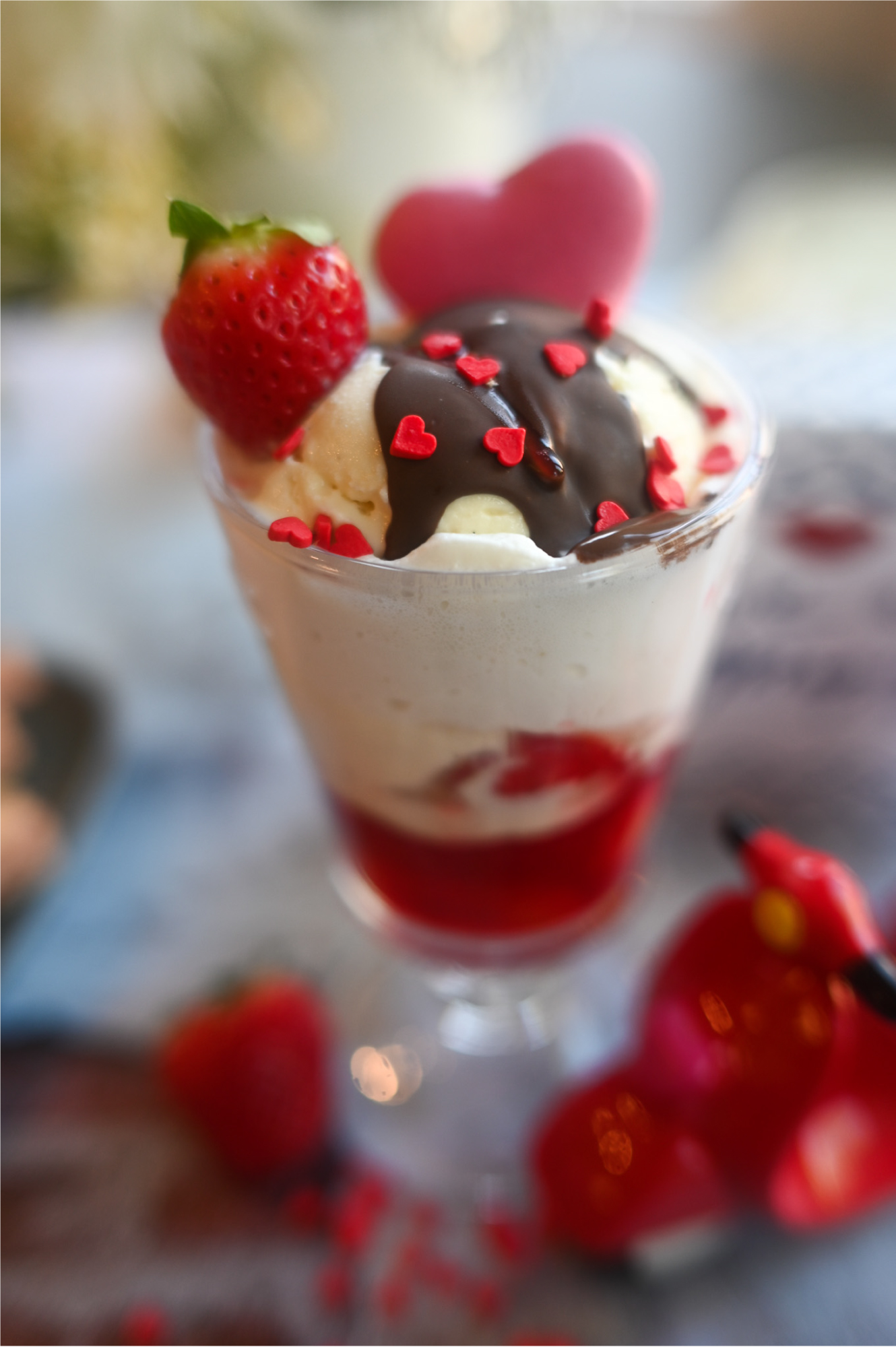 Delicious Strawberry Sundae: A Tiktok Trend - qkhvnqg